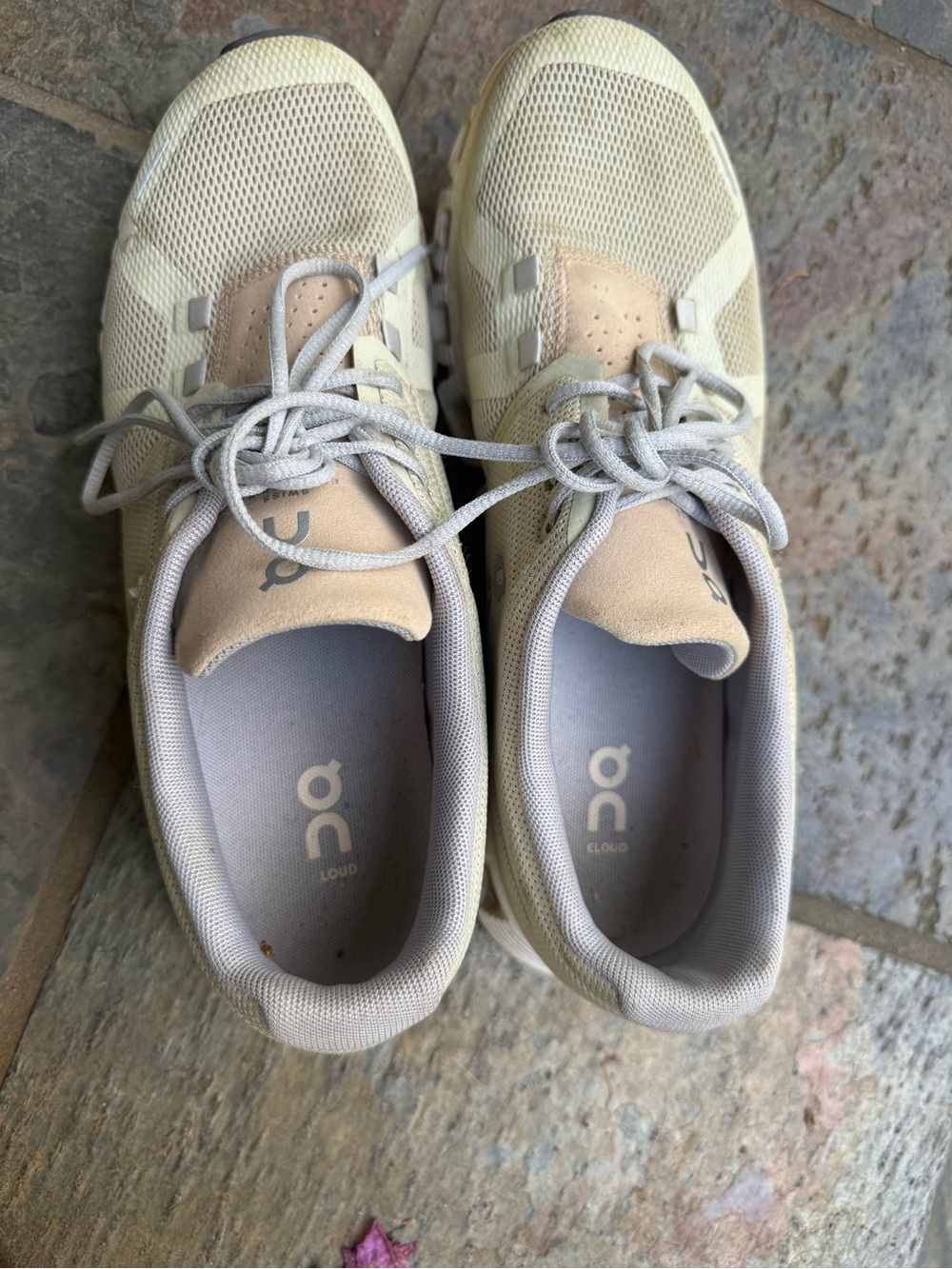 On Running Womens Cloud Sneakers - Picture 2 of 3